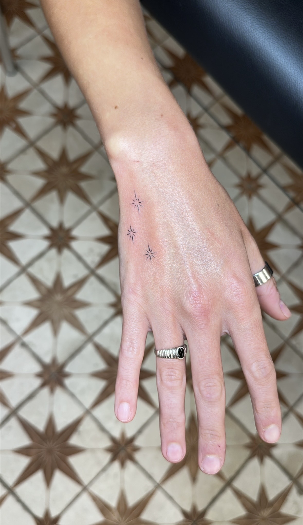 fine-line — hand