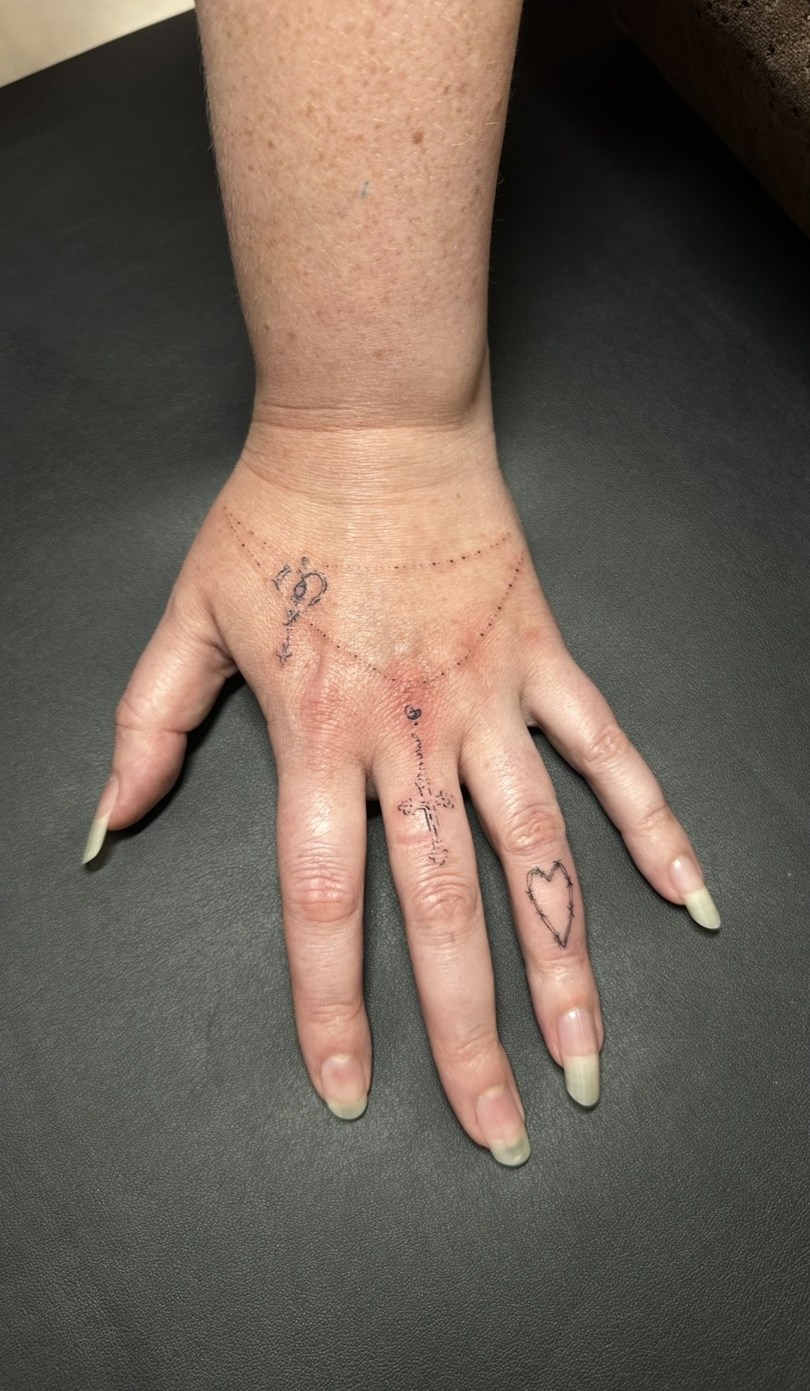 fine-line — hand