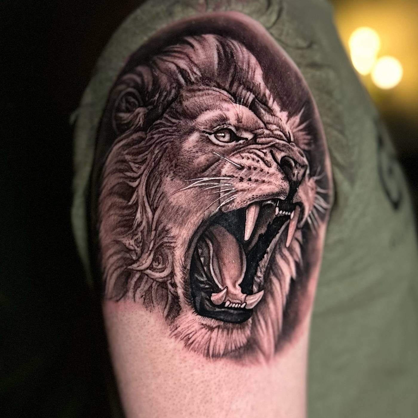 Work by Abel Deida on upper-arm