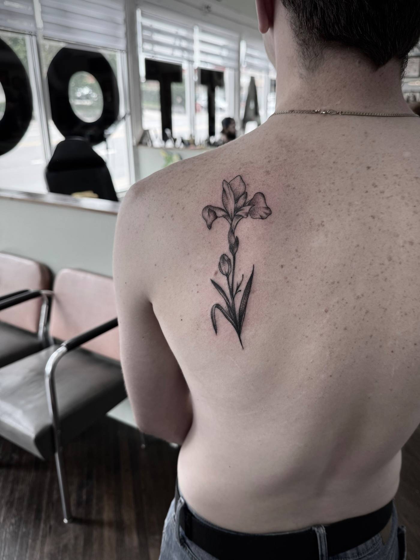 Work by Nick Mella on upper back / scapula